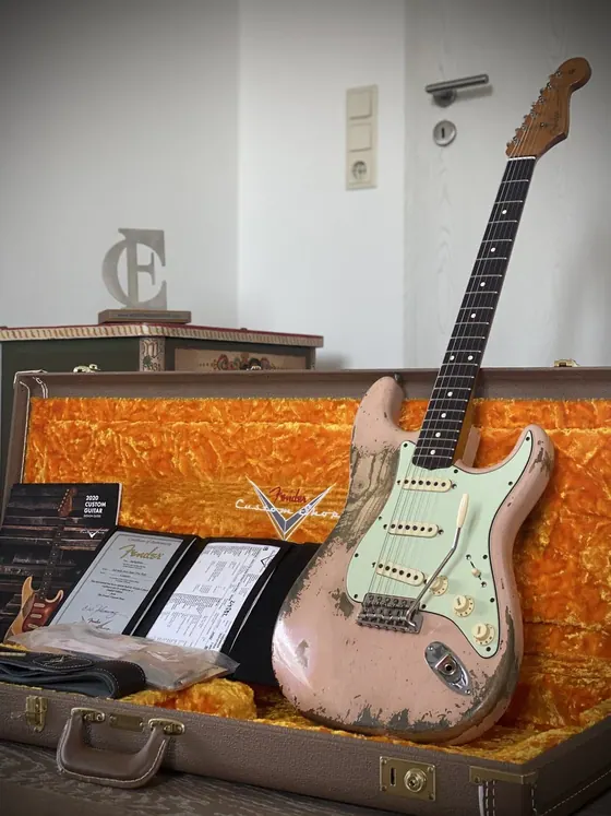 Fender Custom Shop '60/63 LTD Super Heavy Relic — Shell Pink
