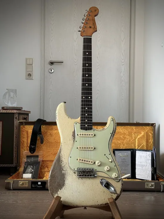 Fender Masterbuilt 2018 Dale Wilson '61 Relic — Olympic White