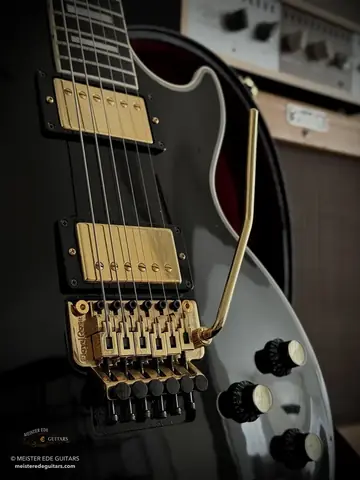 Gibson Custom Shop Les Paul Axcess Custom Ebony Floyd Rose, Gold Hardware (2011) Photo 5