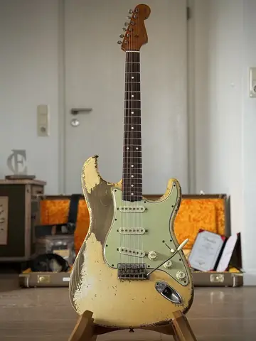 Fender Masterbuilt Dale Wilson '60s Heavy Relic Strat (2021) Photo 24