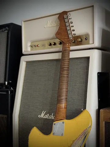 Novo Serus P2 Custom Flamed Neck (2021) Photo 6