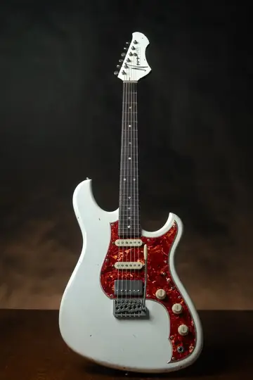 Novo Guitars Idris HSS Nucleus — Olympic White (Guitar Summit Exemplar, 2025) Foto 2