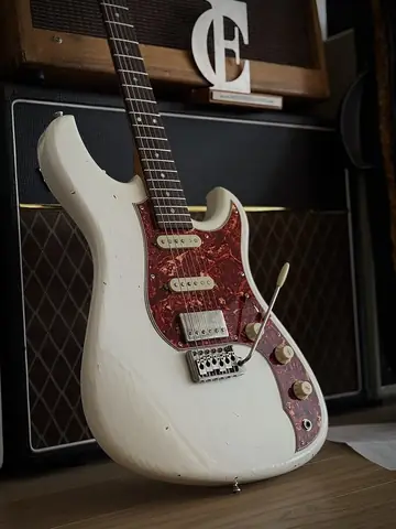 Novo Guitars Idris HSS Nucleus — Olympic White (Guitar Summit Exemplar, 2025) Foto 5