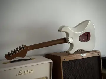 Novo Guitars Idris HSS Nucleus — Olympic White (Guitar Summit Exemplar, 2025) Foto 19