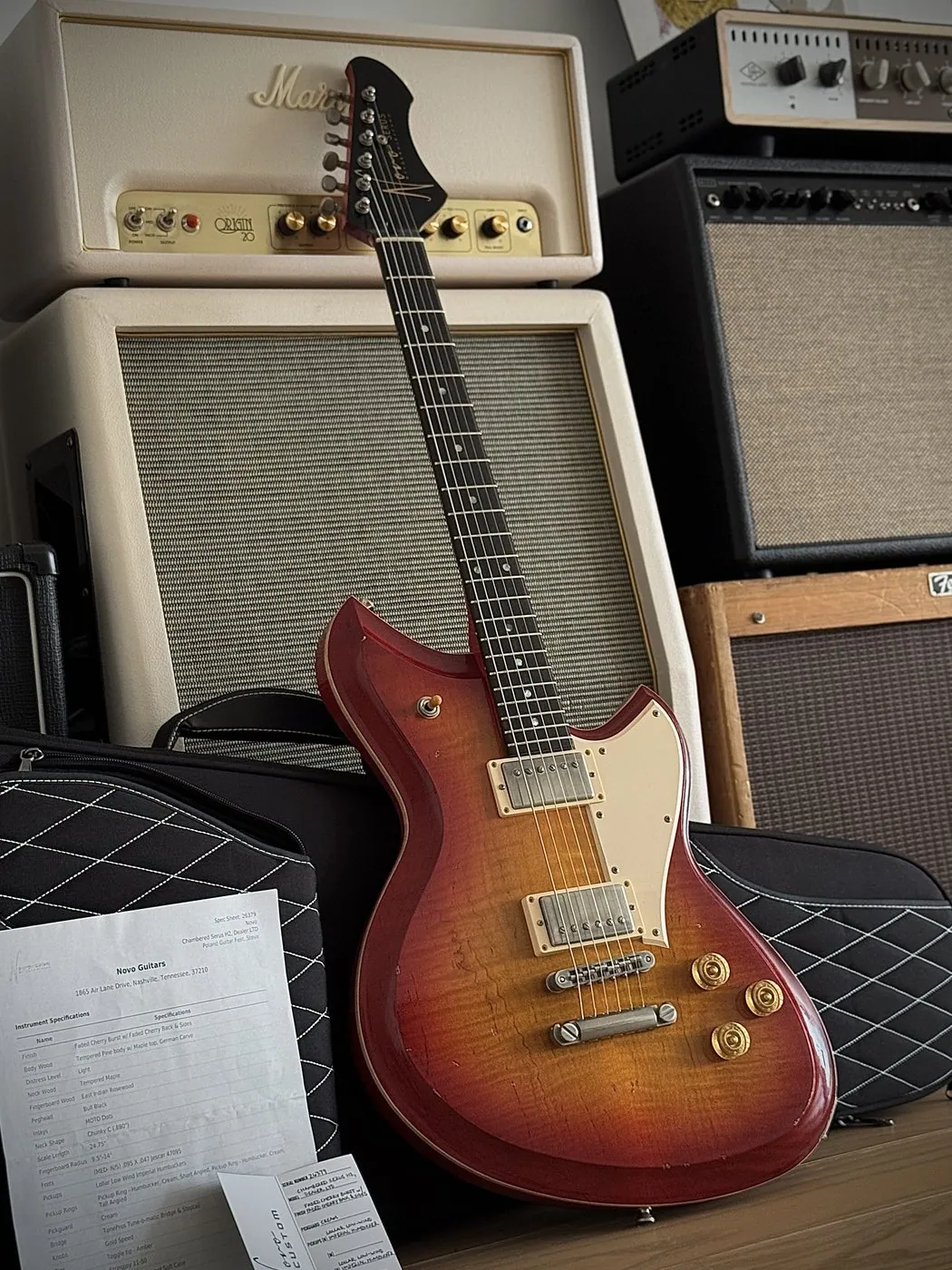 Novo Serus H2 Dealer Ltd. Faded Cherry Burst (2026, Neuware)