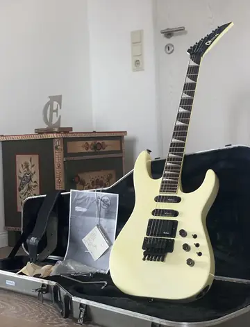 1989 Charvel Mod 6 Pearl White Foto 1