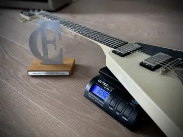 DeLago Model V — Aged White Korina Foto 2