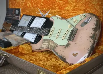 Fender Custom Shop '60/63 LTD Super Heavy Relic — Shell Pink Photo 4
