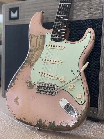 Fender Custom Shop '60/63 LTD Super Heavy Relic — Shell Pink Photo 12