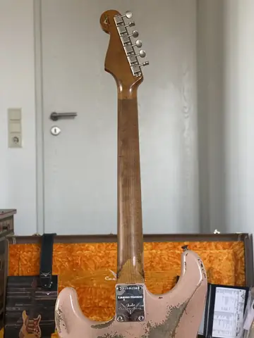 Fender Custom Shop '60/63 LTD Super Heavy Relic — Shell Pink Photo 21