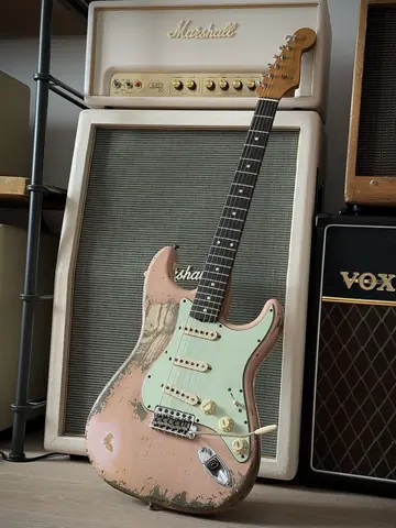 Fender Custom Shop '60/63 LTD Super Heavy Relic — Shell Pink Photo 24