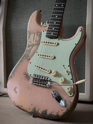 Fender Custom Shop '60/63 LTD Super Heavy Relic — Shell Pink Photo 25