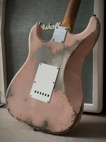 Fender Custom Shop '60/63 LTD Super Heavy Relic — Shell Pink Photo 26