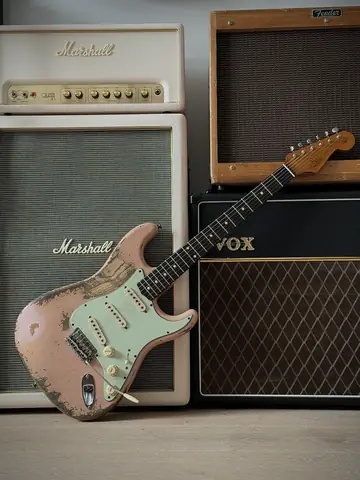 Fender Custom Shop '60/63 LTD Super Heavy Relic — Shell Pink Photo 31