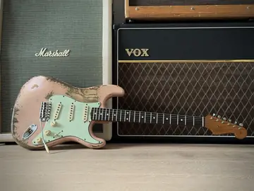 Fender Custom Shop '60/63 LTD Super Heavy Relic — Shell Pink Photo 33