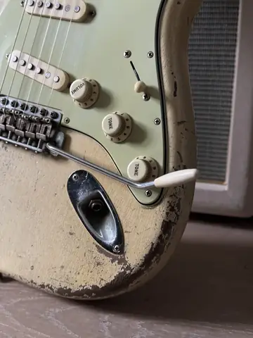 Fender Masterbuilt 2018 Dale Wilson '61 Relic — Olympic White Foto 6
