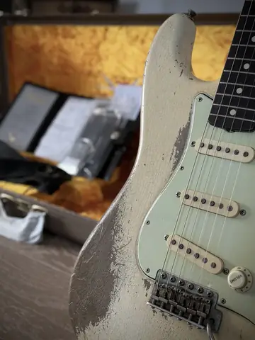 Fender Masterbuilt 2018 Dale Wilson '61 Relic — Olympic White Foto 28