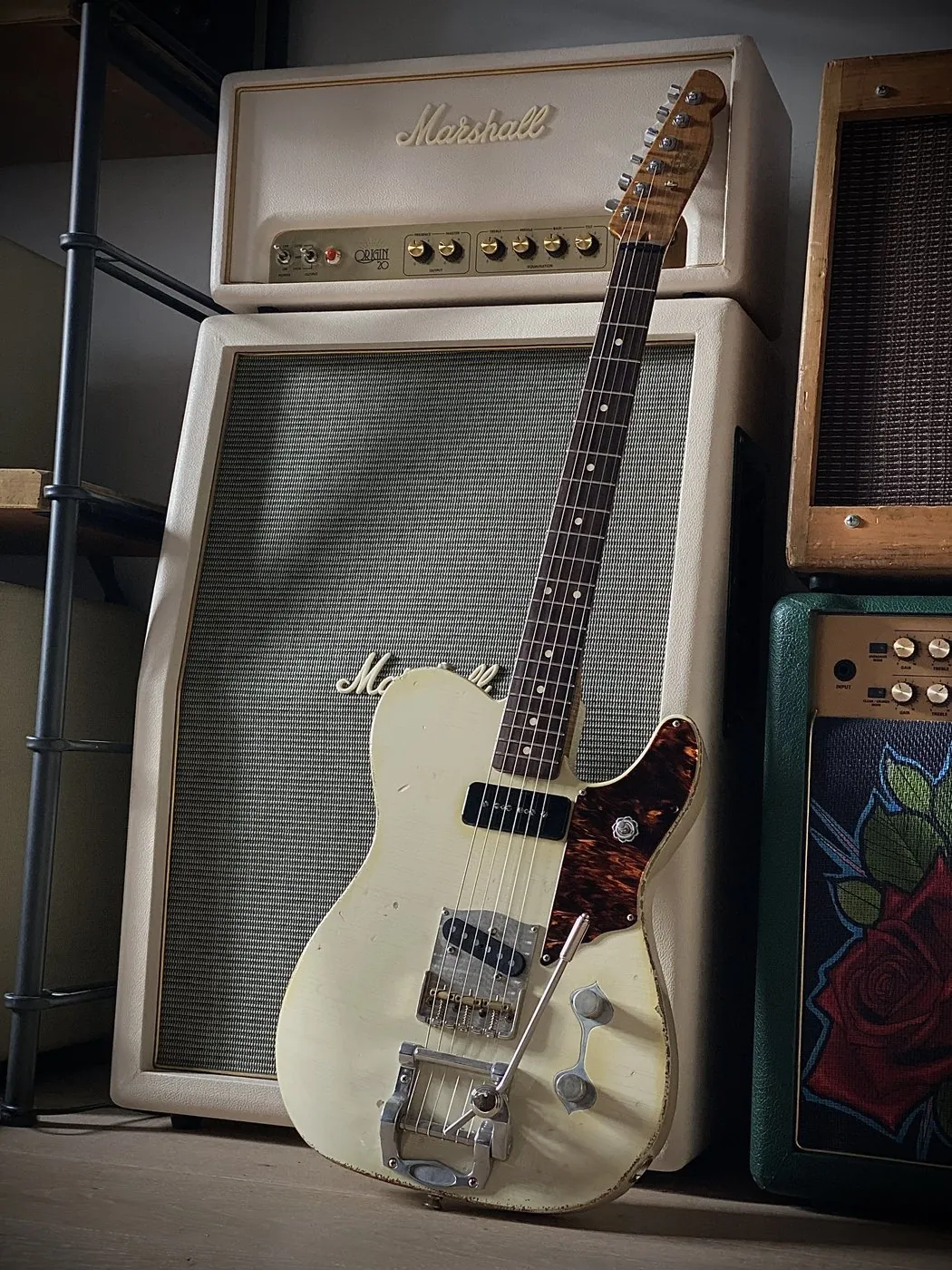Leo Guitars 2019 Dillinger (Nicotine White)