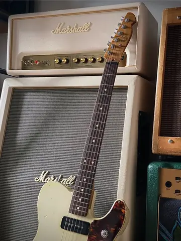 Leo Guitars 2019 Dillinger (Nicotine White) Foto 3