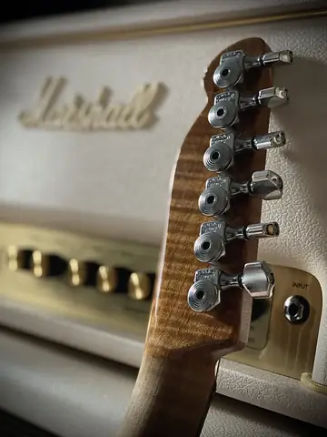 Leo Guitars 2019 Dillinger (Nicotine White) Foto 5