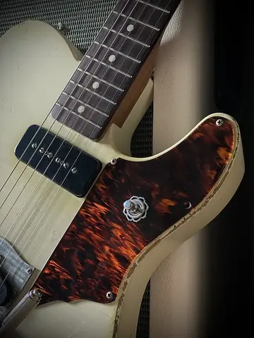 Leo Guitars 2019 Dillinger (Nicotine White) Foto 14