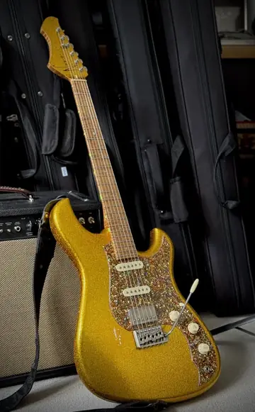 Novo Idris HSS Custom — Gold Sparkle Reverse Head Foto 1