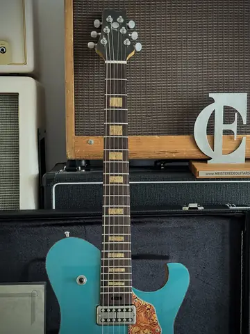 Qcumber Sin Teal Tiger Korina Demo (2025) Foto 5