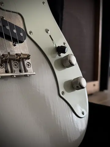 Suwak Thinline Ash T-Style Relic White Nitro (2026, Neuware) Foto 8