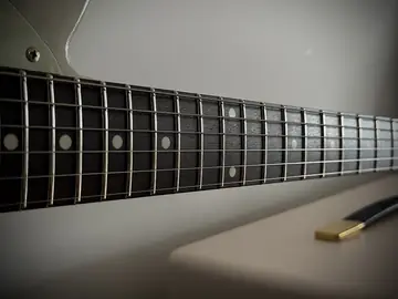 Suwak Thinline Ash T-Style Relic White Nitro (2026, Neuware) Foto 23
